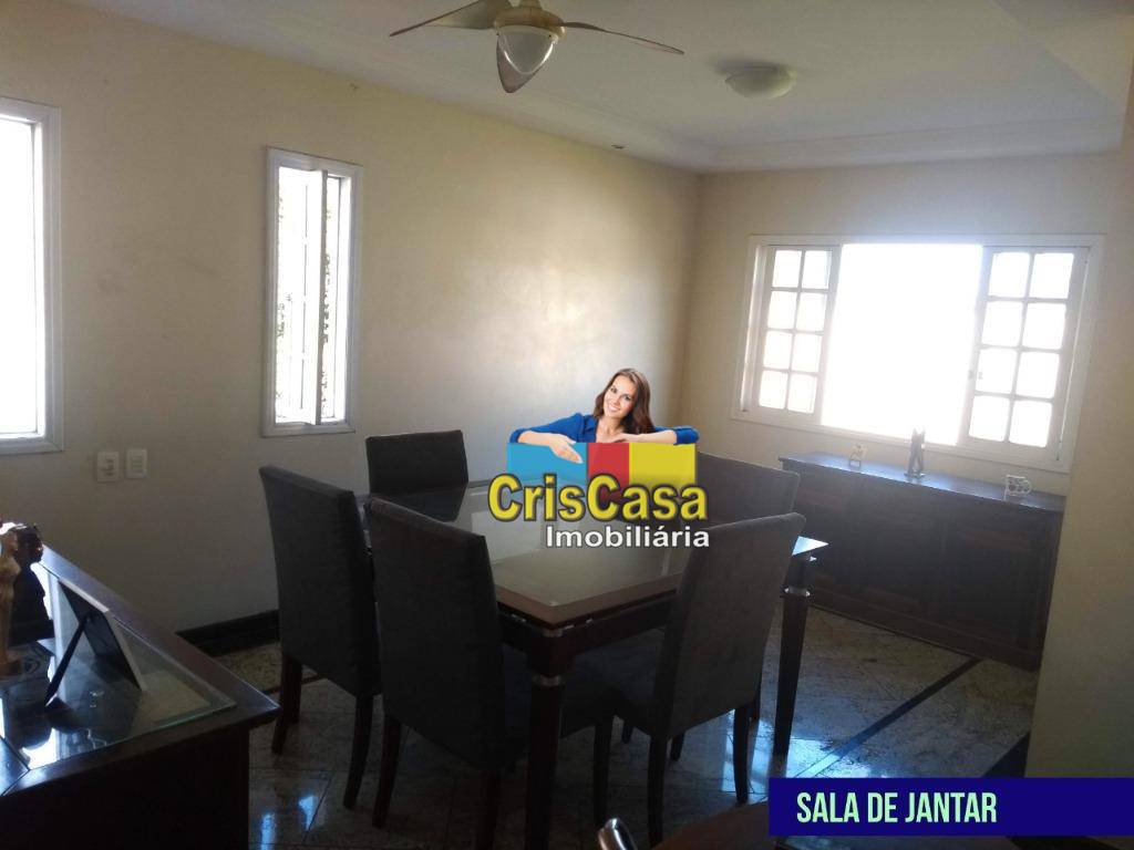 Casa à venda com 4 quartos, 221m² - Foto 12