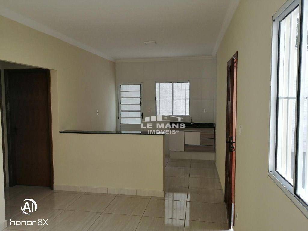 Casa à venda com 2 quartos, 52m² - Foto 1