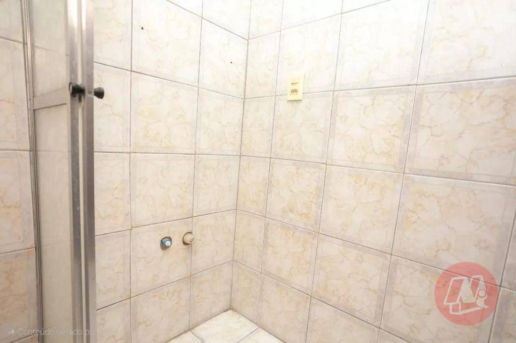 Casa para alugar com 4 quartos, 220m² - Foto 13