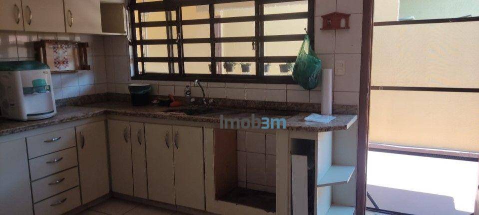 Casa à venda com 4 quartos, 150m² - Foto 5