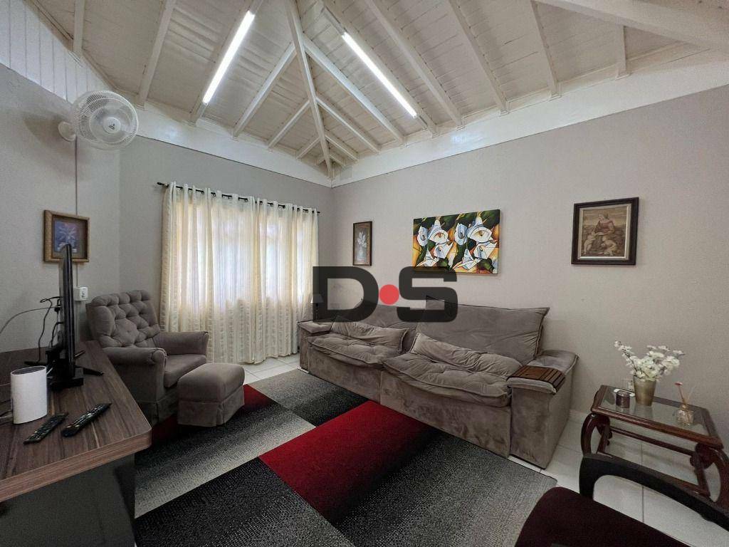 Casa à venda com 4 quartos, 300m² - Foto 17