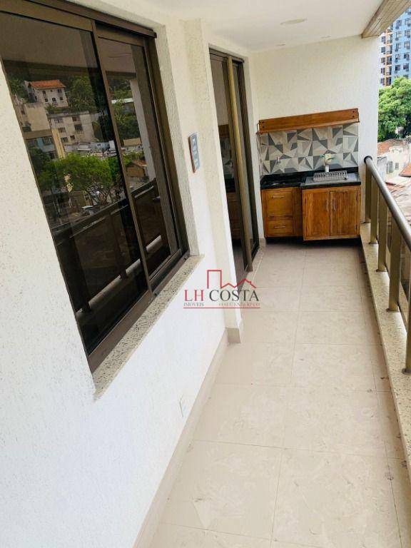 Apartamento à venda com 2 quartos, 67m² - Foto 2