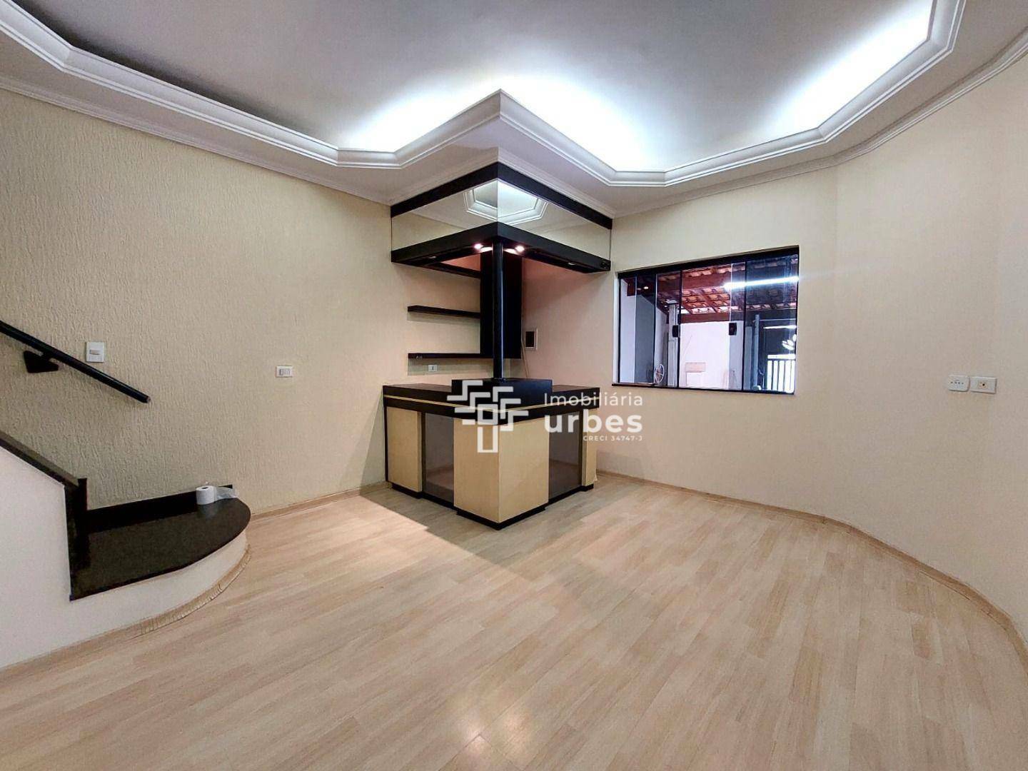 Casa para alugar com 3 quartos, 230m² - Foto 2