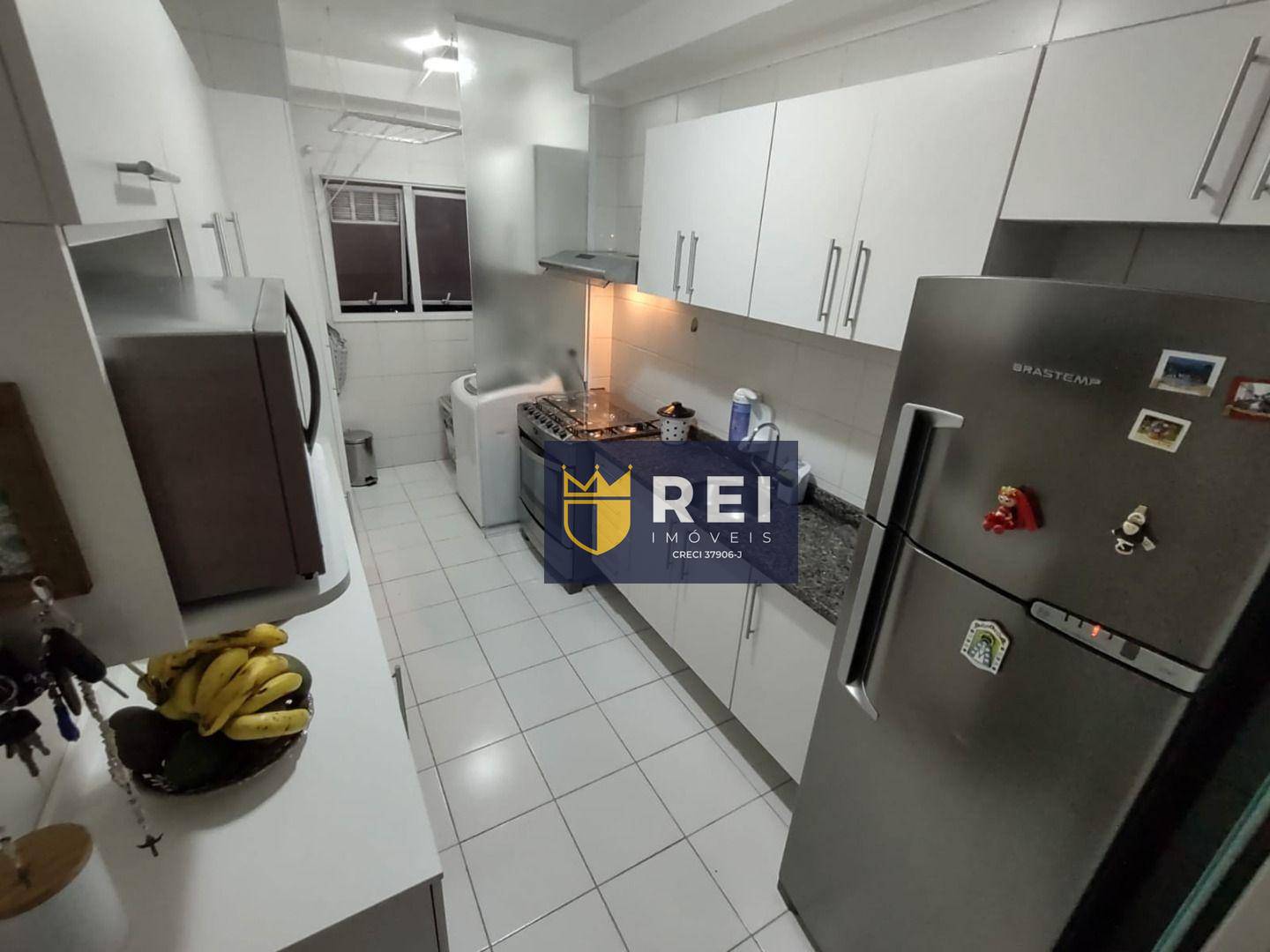 Apartamento à venda com 3 quartos, 76m² - Foto 2