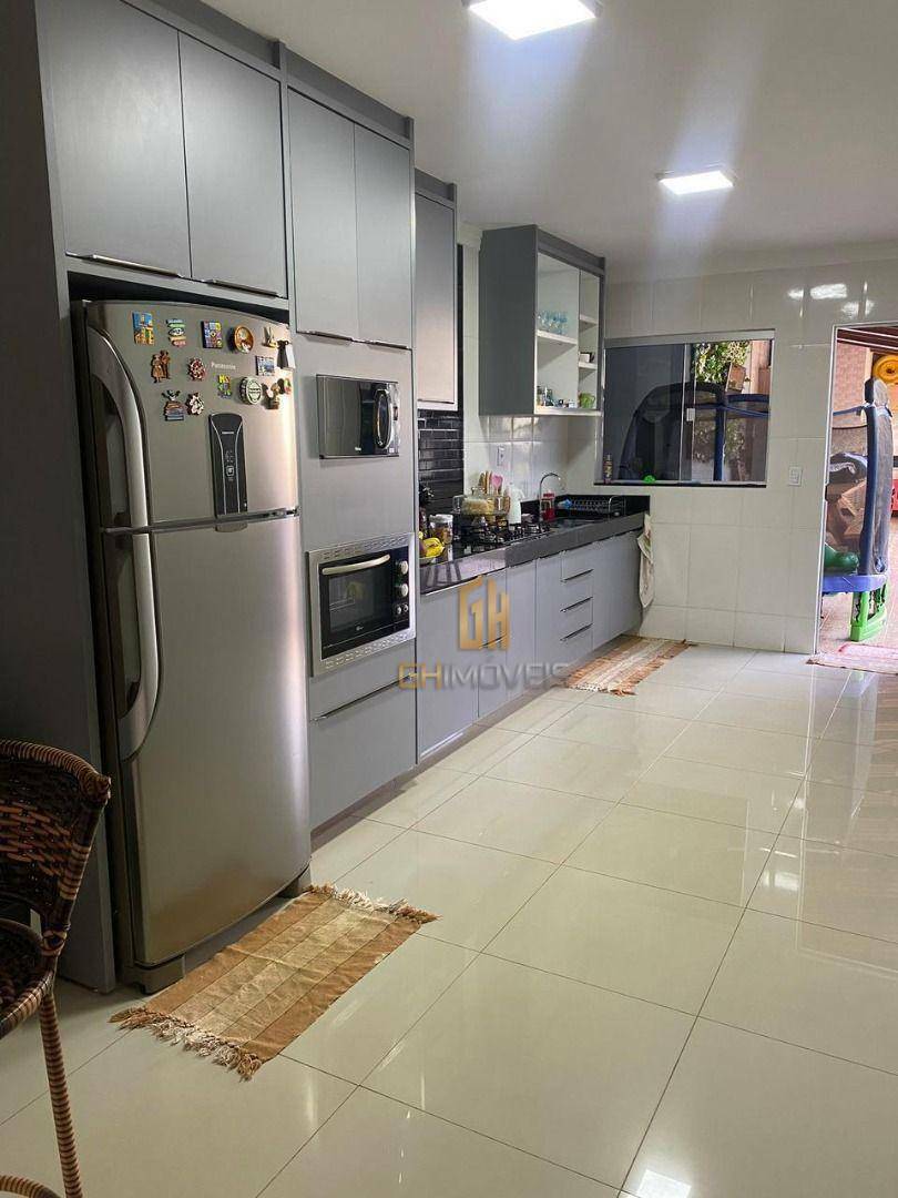 Casa à venda com 2 quartos, 250m² - Foto 20