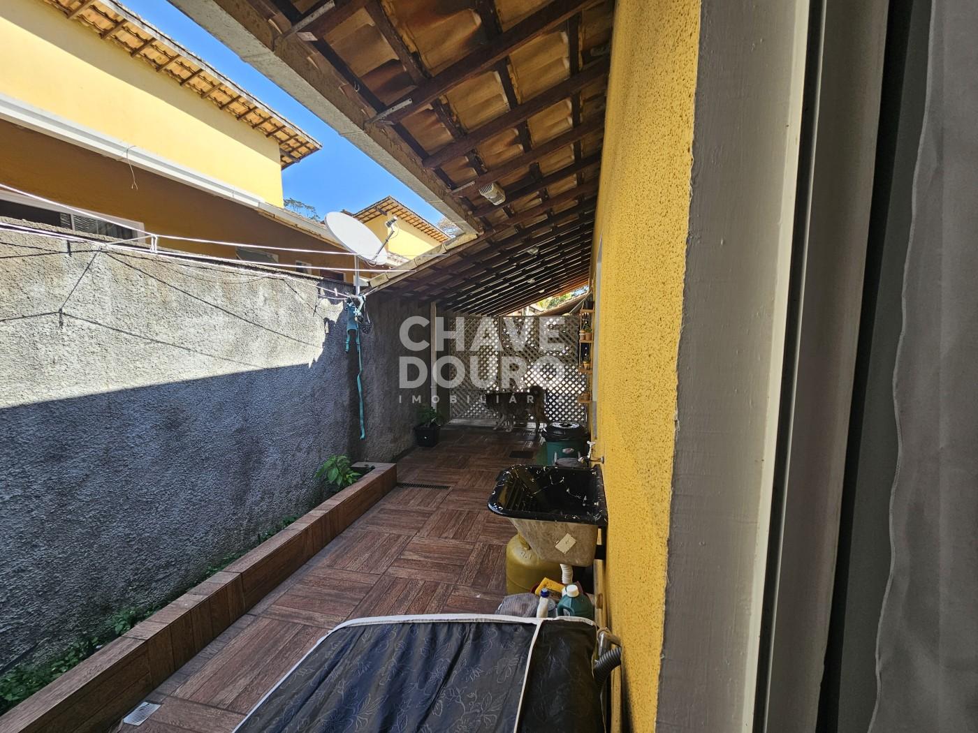 Casa à venda com 2 quartos, 52m² - Foto 25
