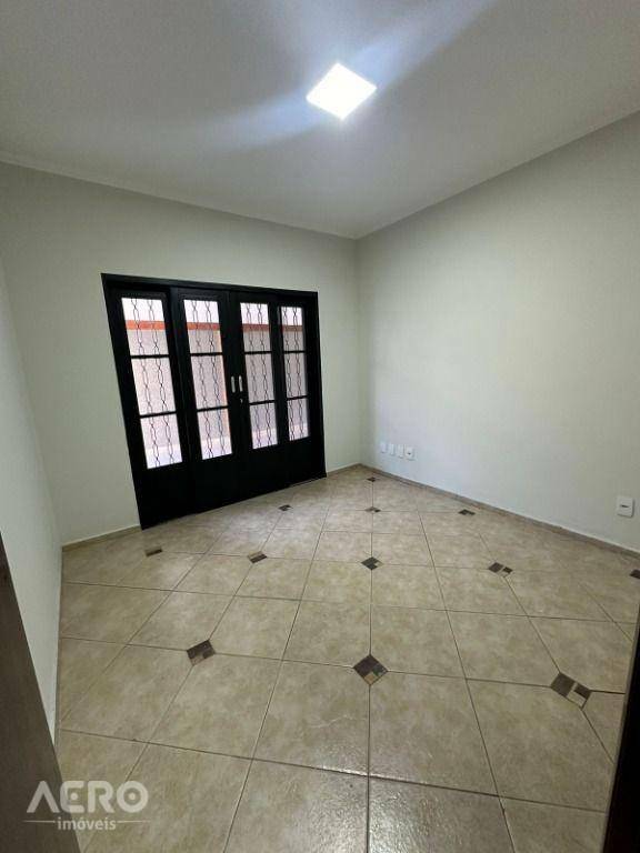 Casa à venda com 1 quarto, 220m² - Foto 11