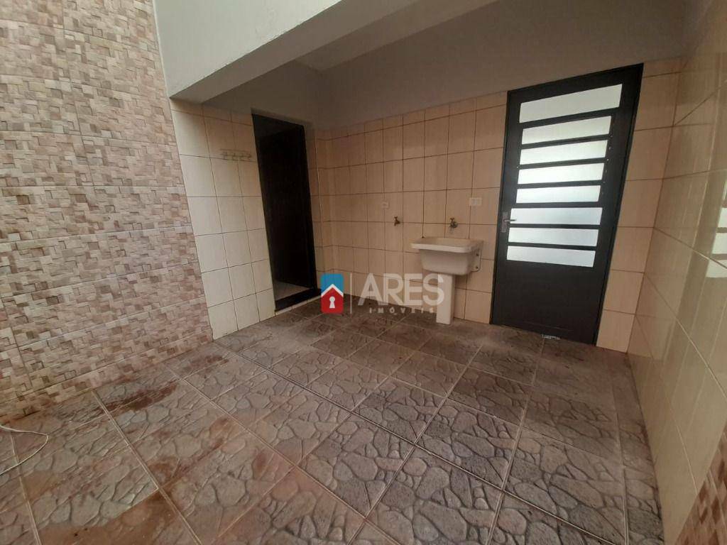 Casa para alugar com 3 quartos, 190m² - Foto 12