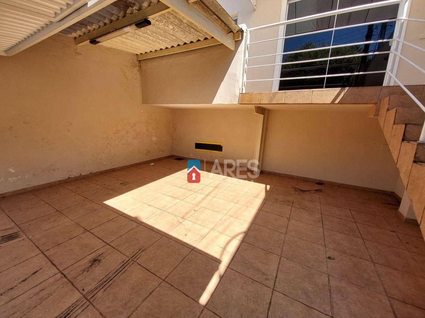 Casa para alugar com 2 quartos, 75m² - Foto 17