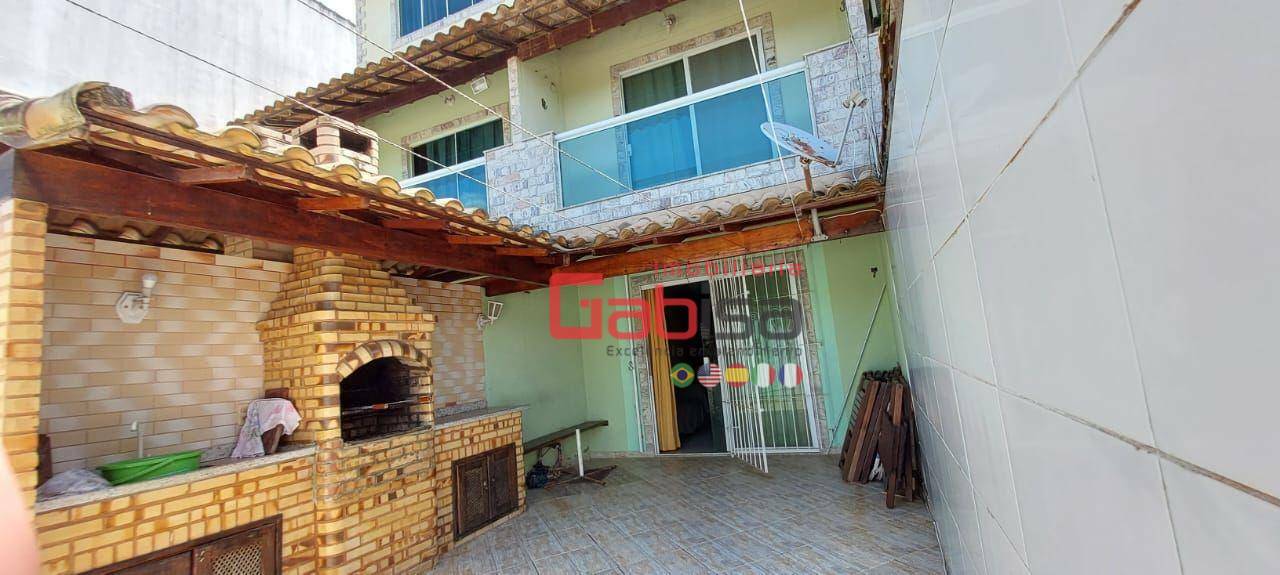 Casa à venda com 4 quartos, 120m² - Foto 1