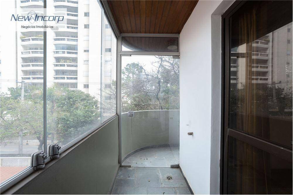 Apartamento à venda com 4 quartos, 204m² - Foto 5