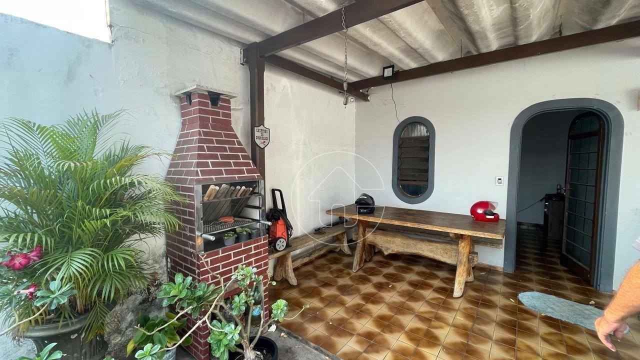 Casa à venda com 3 quartos, 130m² - Foto 4