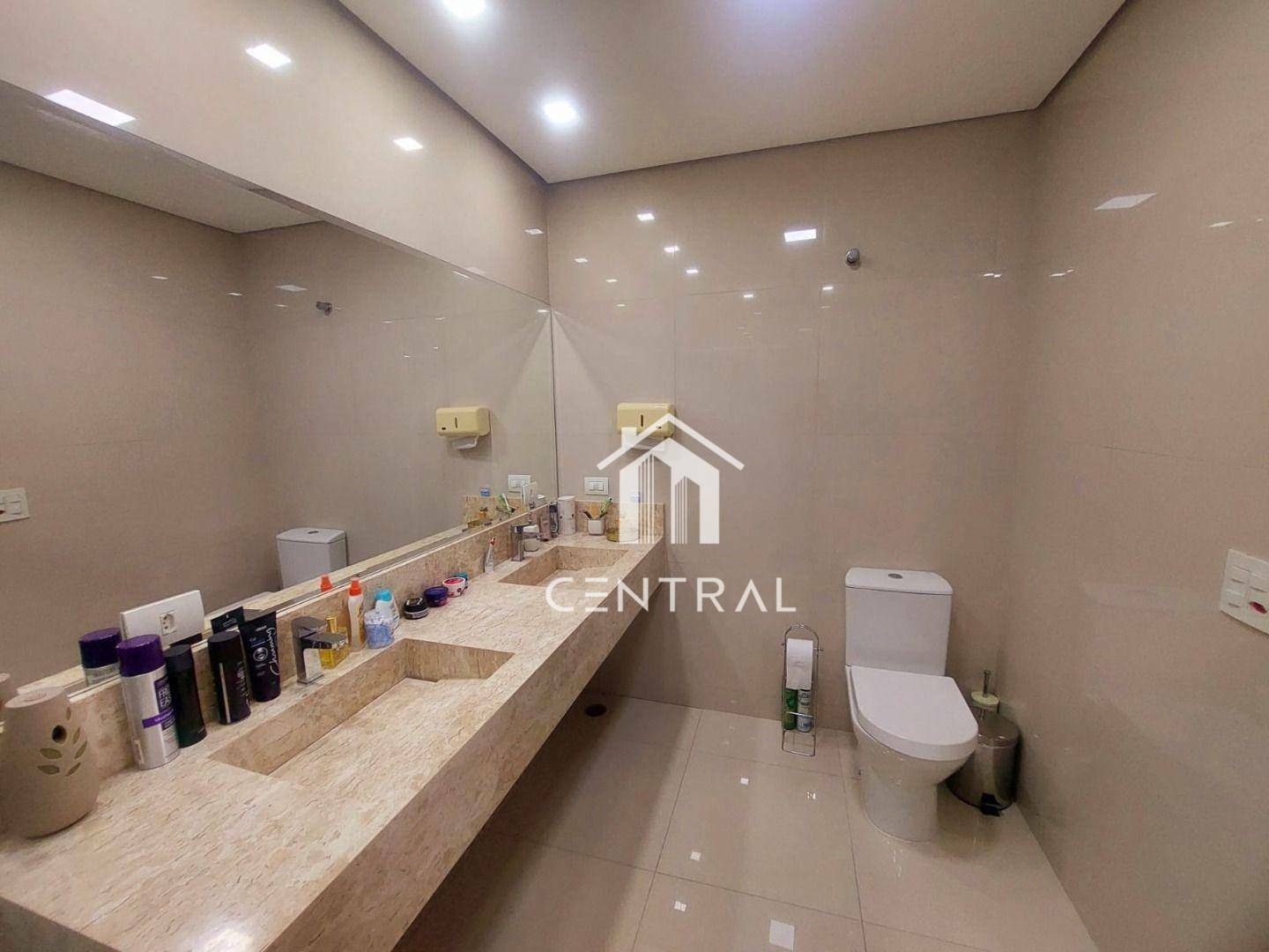 Sobrado à venda com 3 quartos, 240m² - Foto 17