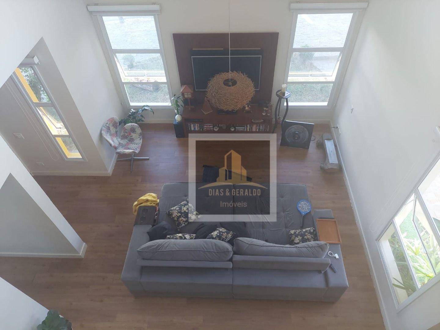 Casa de Condomínio à venda com 3 quartos, 215m² - Foto 5