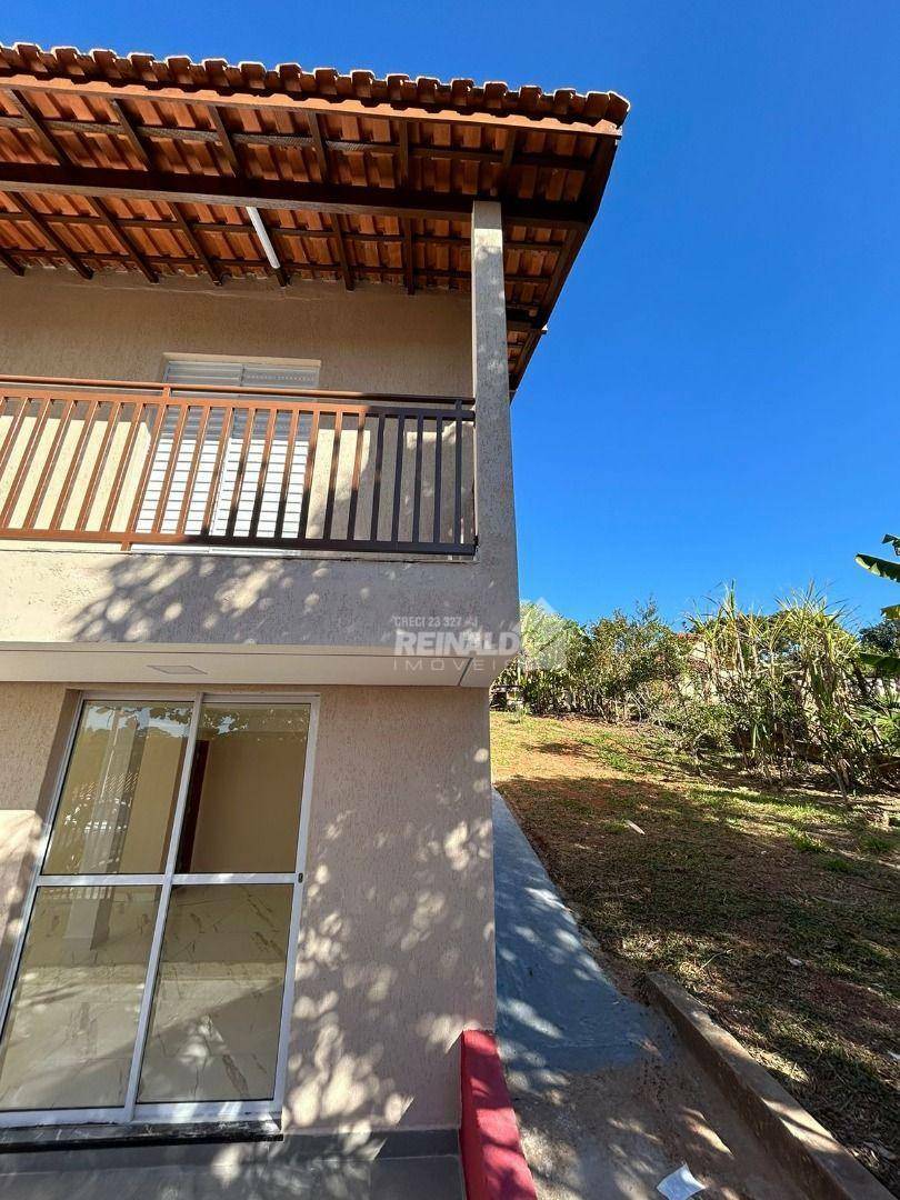 Casa de Condomínio para alugar com 3 quartos, 165m² - Foto 3