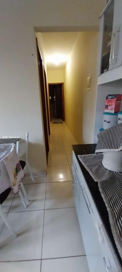 Casa à venda com 2 quartos, 60m² - Foto 6