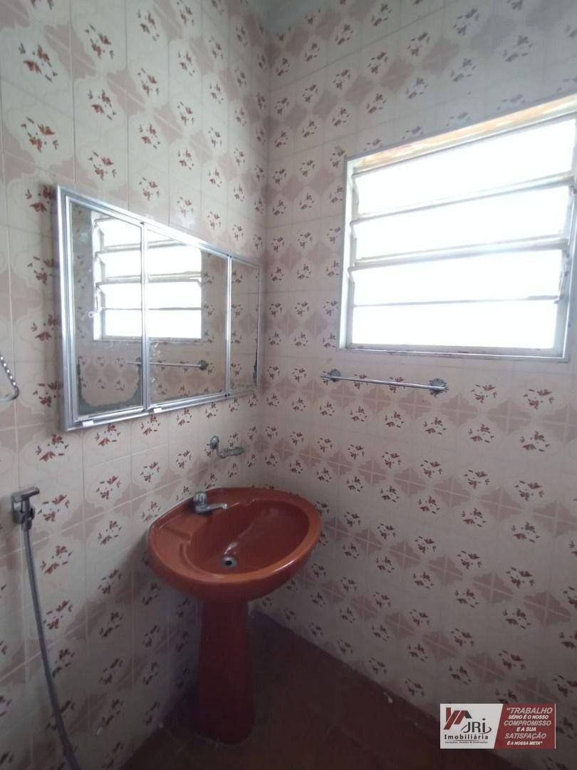 Casa para alugar com 3 quartos, 200m² - Foto 11