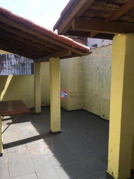 Casa à venda com 2 quartos, 140m² - Foto 9