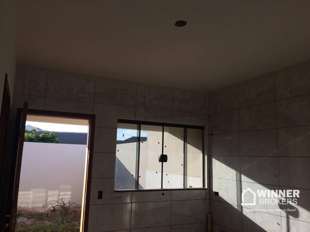Casa à venda com 3 quartos, 72m² - Foto 2