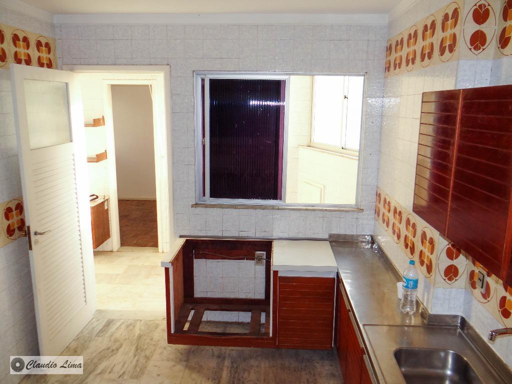 Apartamento à venda com 4 quartos, 200m² - Foto 15