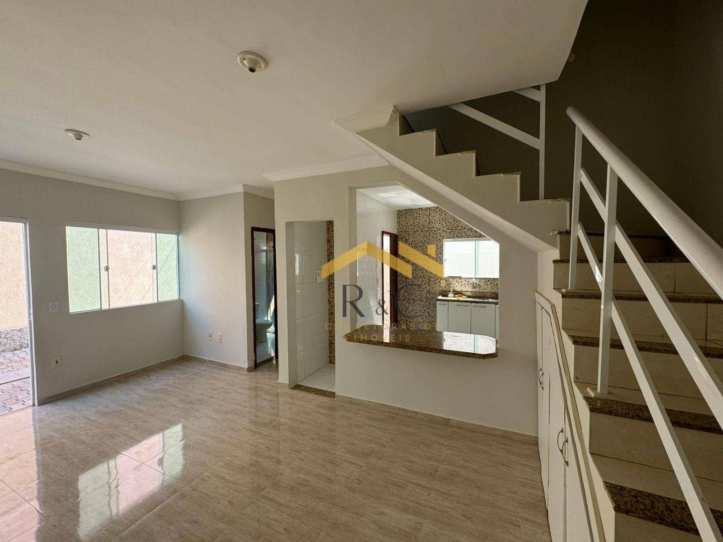 Casa à venda com 2 quartos, 115m² - Foto 4