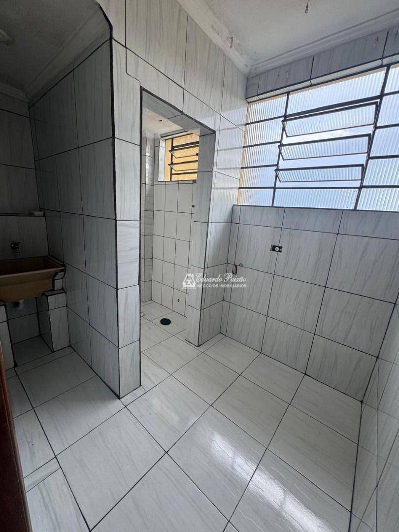 Apartamento para alugar com 3 quartos, 80m² - Foto 14