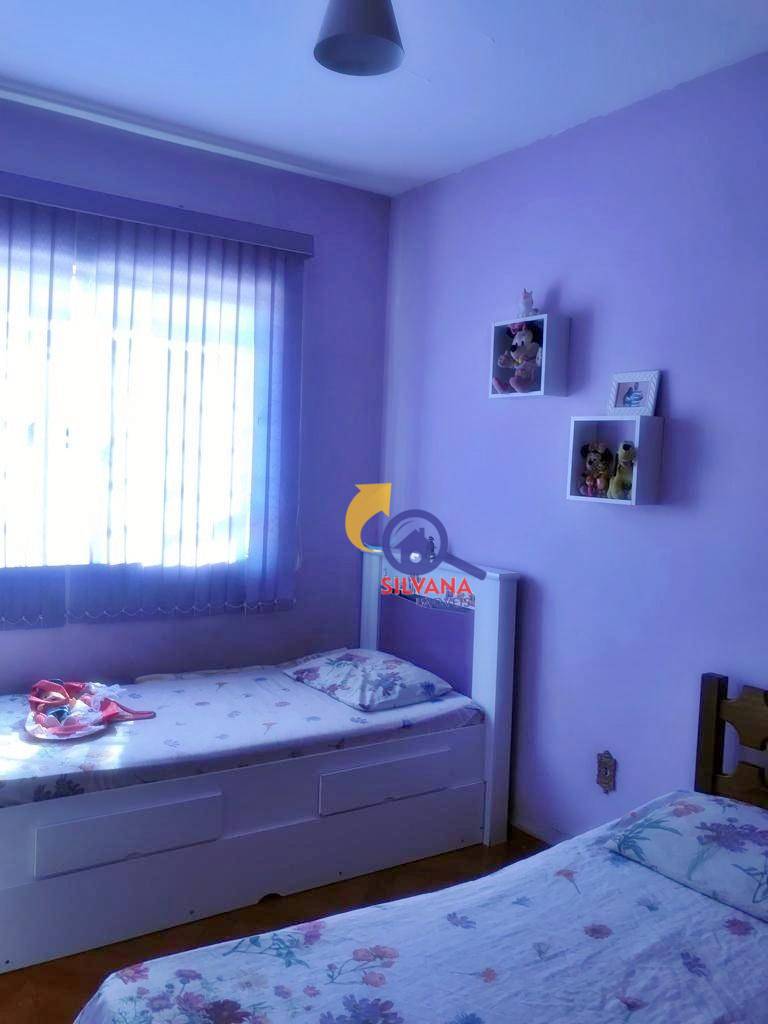 Casa à venda com 6 quartos, 300m² - Foto 21