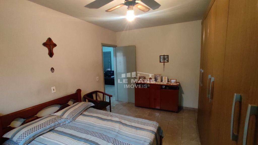 Casa à venda com 3 quartos, 96m² - Foto 4