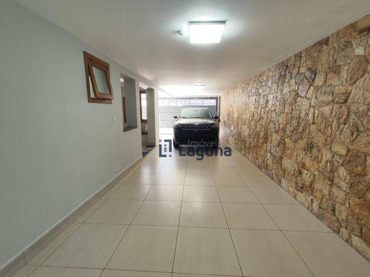 Casa à venda com 3 quartos, 230m² - Foto 9