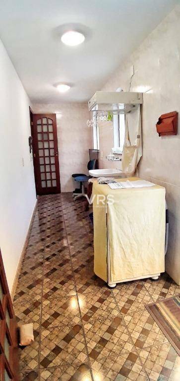 Casa à venda com 4 quartos, 260m² - Foto 28