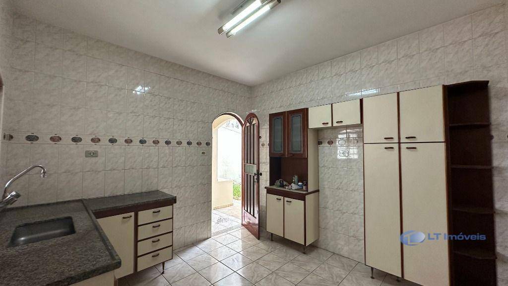 Casa para alugar com 3 quartos, 152m² - Foto 29