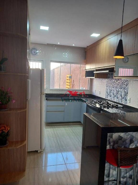 Casa à venda com 2 quartos, 52m² - Foto 1