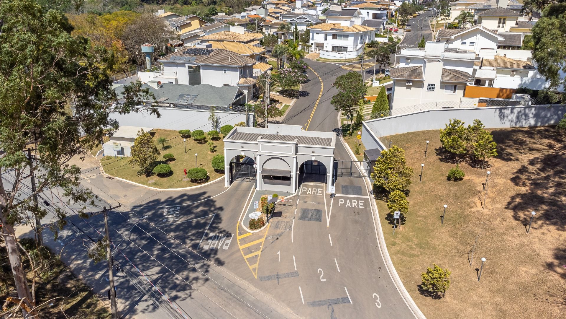 Casa de Condomínio à venda com 4 quartos, 261m² - Foto 3