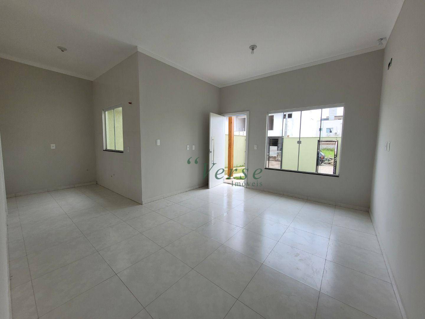 Casa à venda com 2 quartos, 74m² - Foto 2