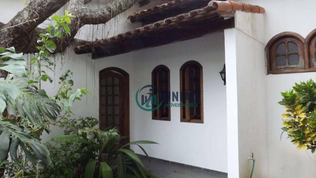 Casa de Condomínio à venda com 4 quartos, 210m² - Foto 8