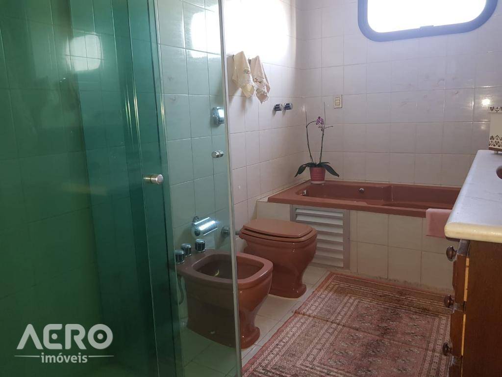 Apartamento à venda com 4 quartos, 230m² - Foto 6