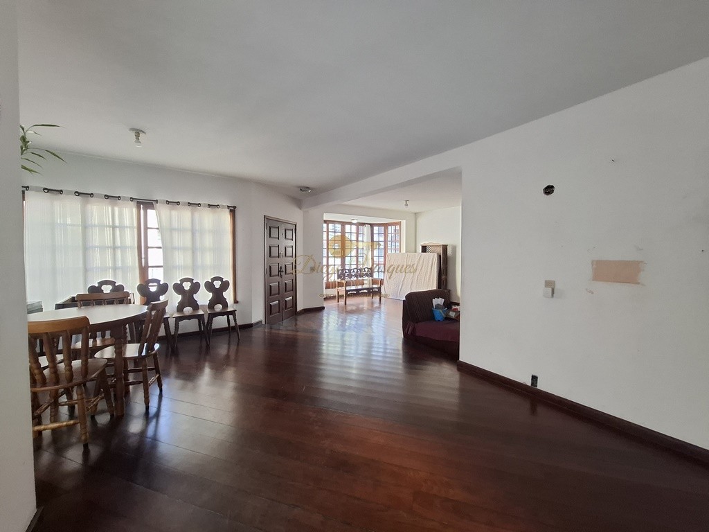 Casa para alugar com 5 quartos, 296m² - Foto 6