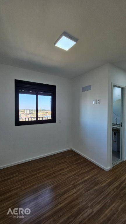 Apartamento à venda com 2 quartos, 64m² - Foto 4