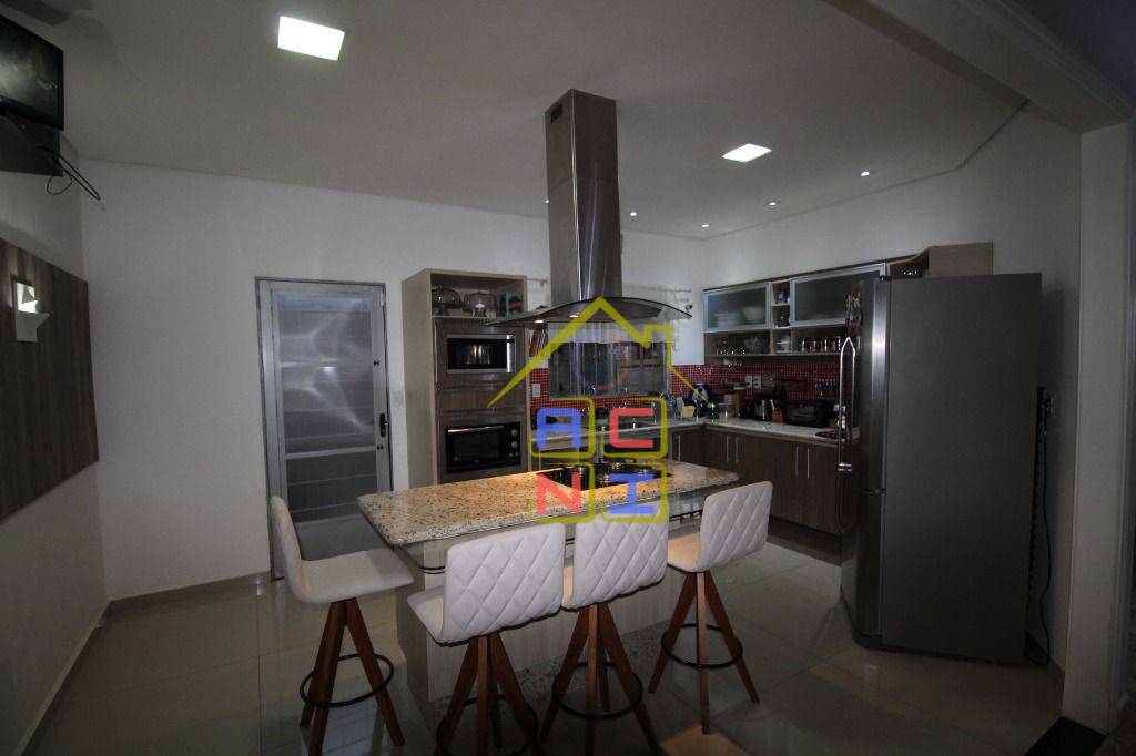 Casa à venda com 4 quartos, 261m² - Foto 7