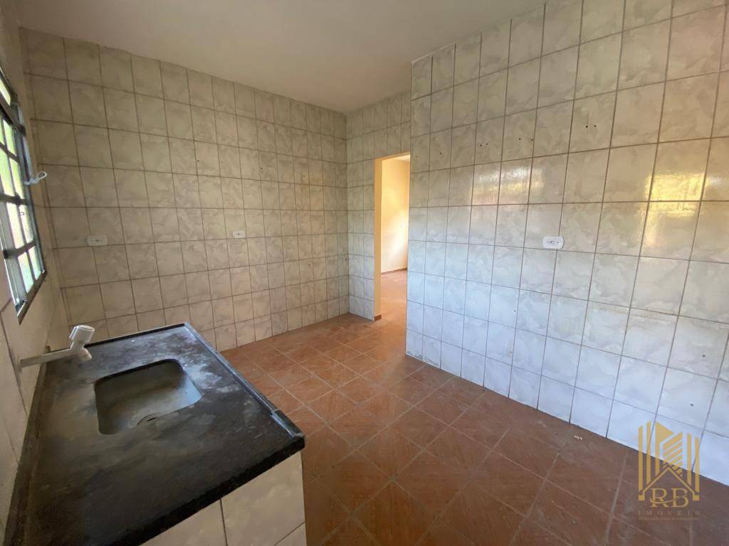 Casa à venda com 3 quartos, 100m² - Foto 4