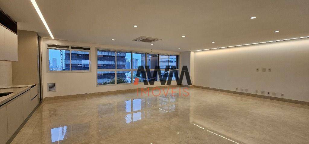 Apartamento à venda com 4 quartos, 227m² - Foto 2