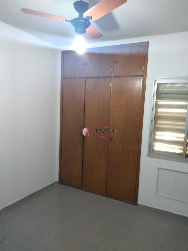 Apartamento para alugar com 3 quartos, 70m² - Foto 11