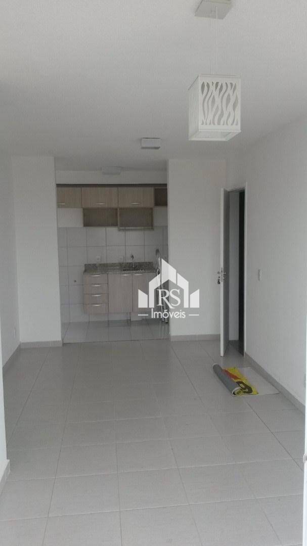 Apartamento à venda com 3 quartos, 65m² - Foto 2