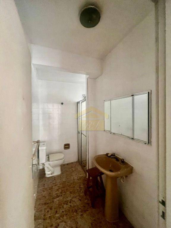 Apartamento para alugar com 2 quartos, 64m² - Foto 9