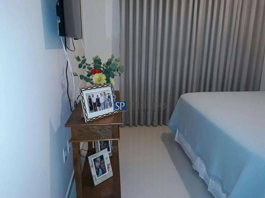 Apartamento à venda com 2 quartos, 69m² - Foto 4