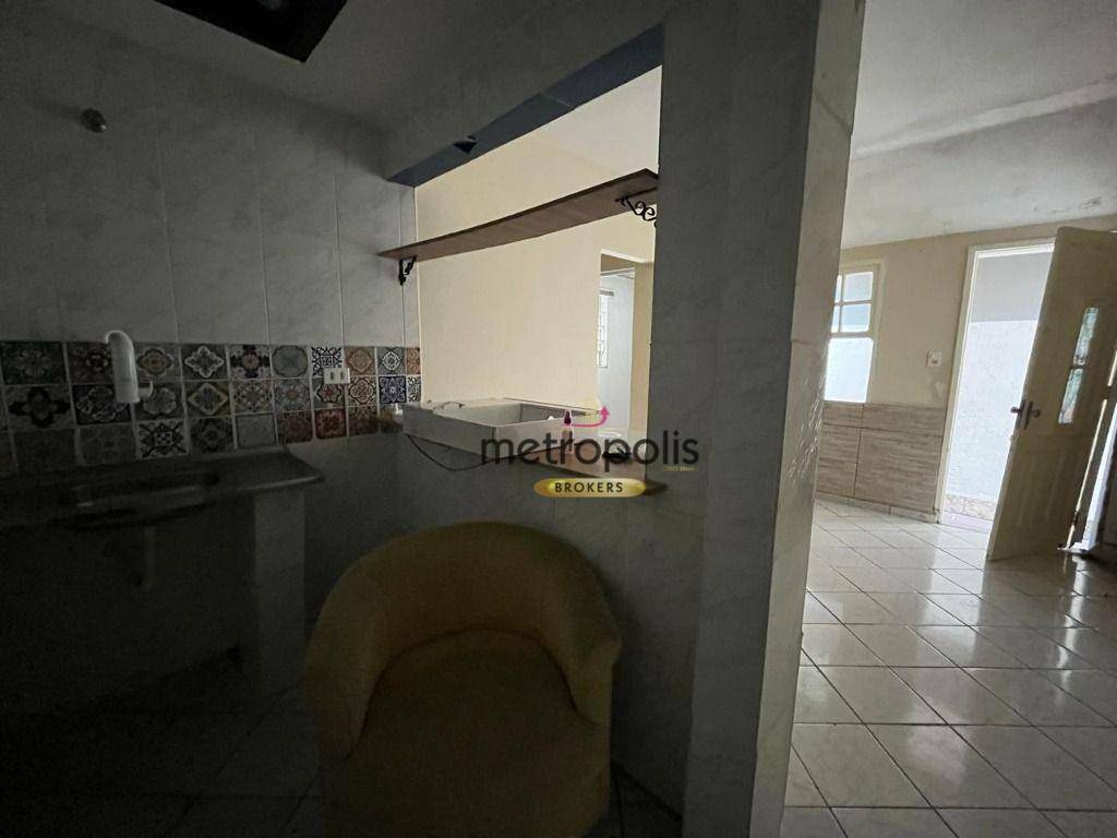 Casa para alugar com 1 quarto, 20m² - Foto 3