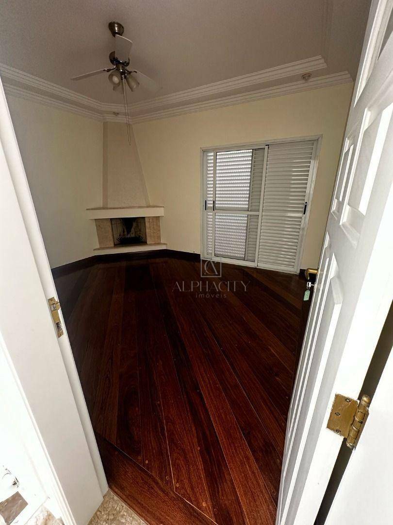 Casa de Condomínio à venda e aluguel com 4 quartos, 565m² - Foto 8