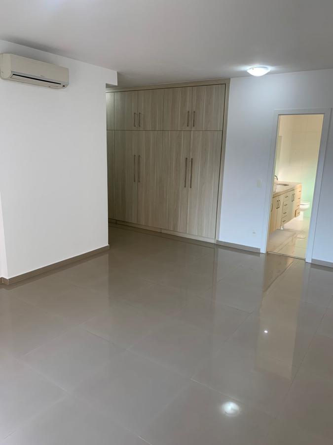 Apartamento para alugar com 4 quartos, 234m² - Foto 17