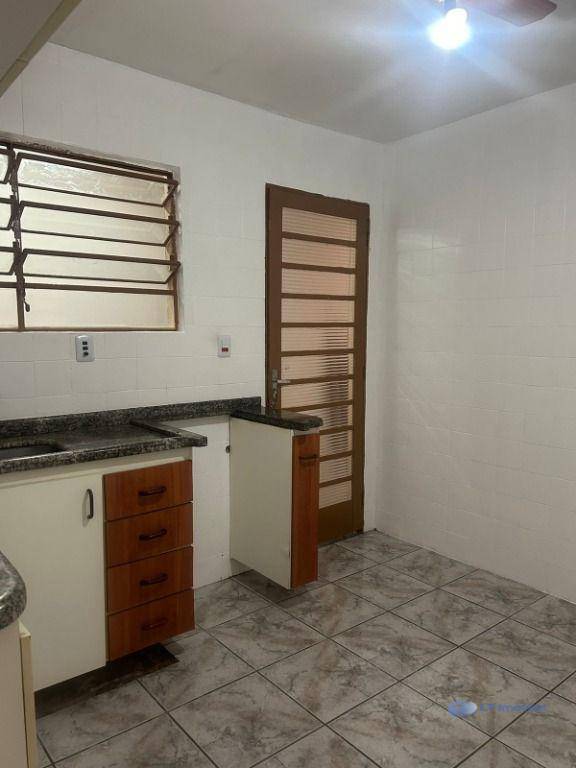 Casa à venda com 3 quartos, 98m² - Foto 14