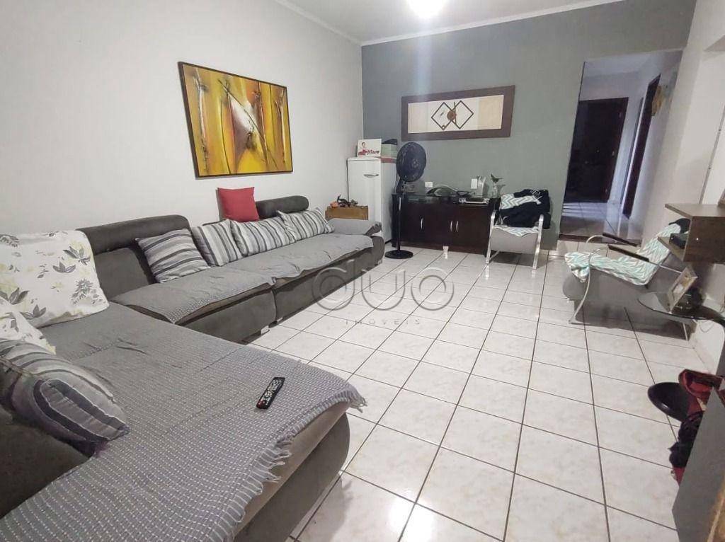 Casa à venda com 3 quartos, 215m² - Foto 8
